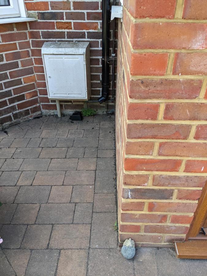 Appartamento Quiet Comfortable Patcham Studio Free Parking Hallway Shared With Host Hove Esterno foto