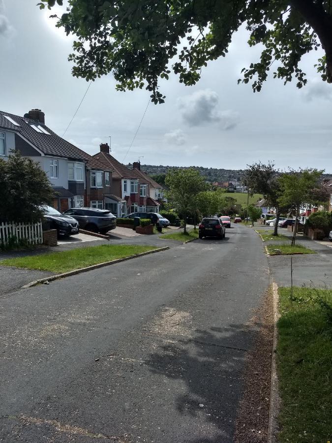 Appartamento Quiet Comfortable Patcham Studio Free Parking Hallway Shared With Host Hove Esterno foto
